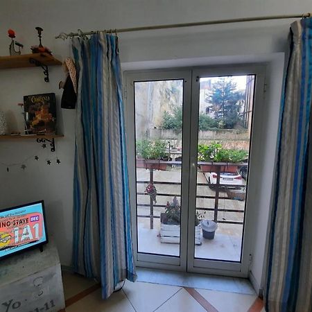 Апартаменты La Casa Nella Roccia Неаполь Экстерьер фото